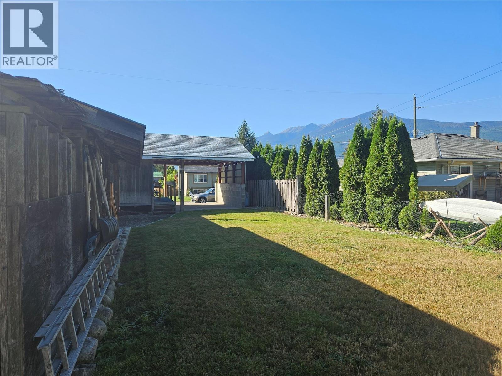 301 5th Street Nw, Nakusp, British Columbia  V0G 1R0 - Photo 23 - 10383123