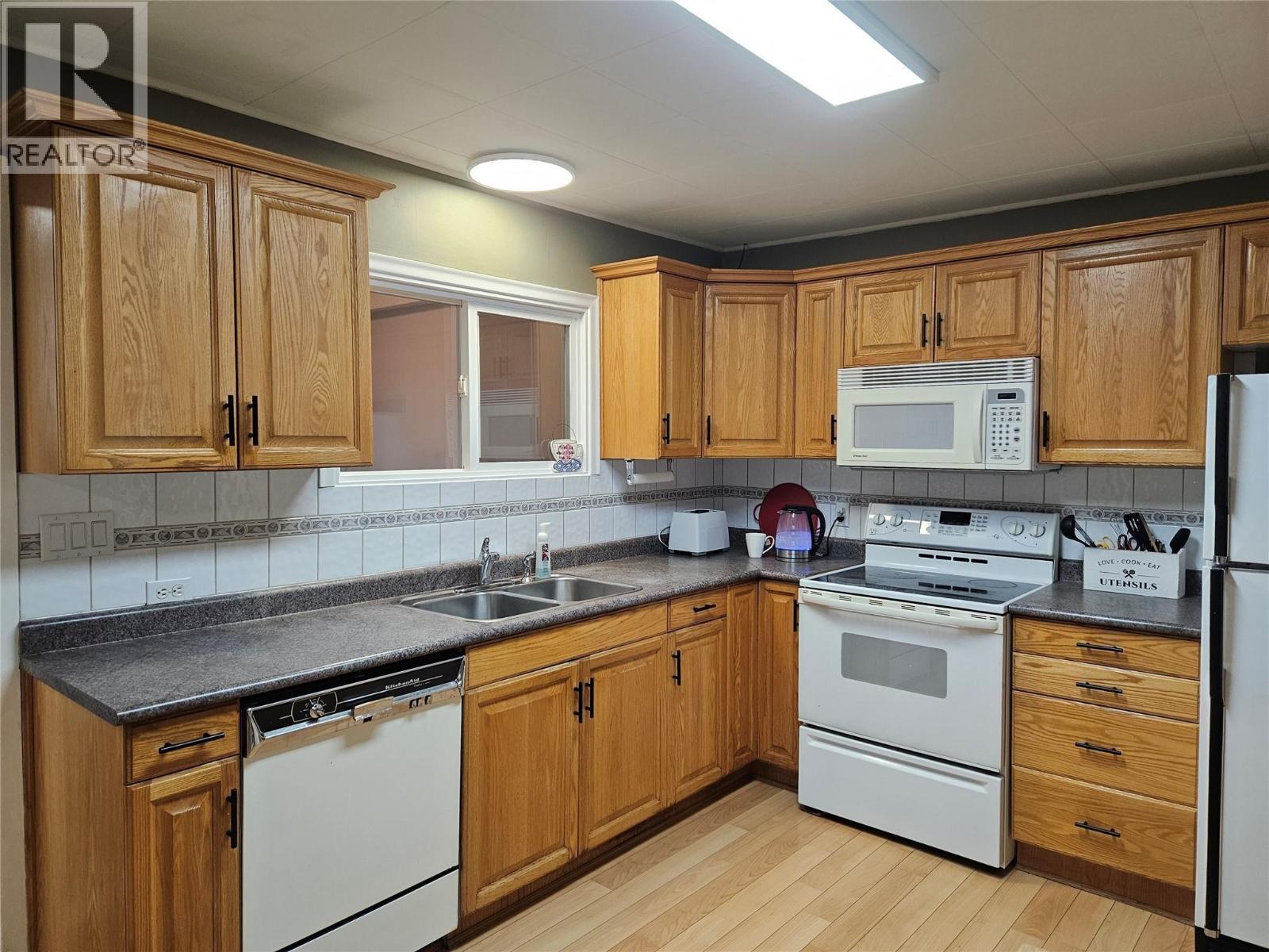 301 5th Street Nw, Nakusp, British Columbia  V0G 1R0 - Photo 4 - 10383123