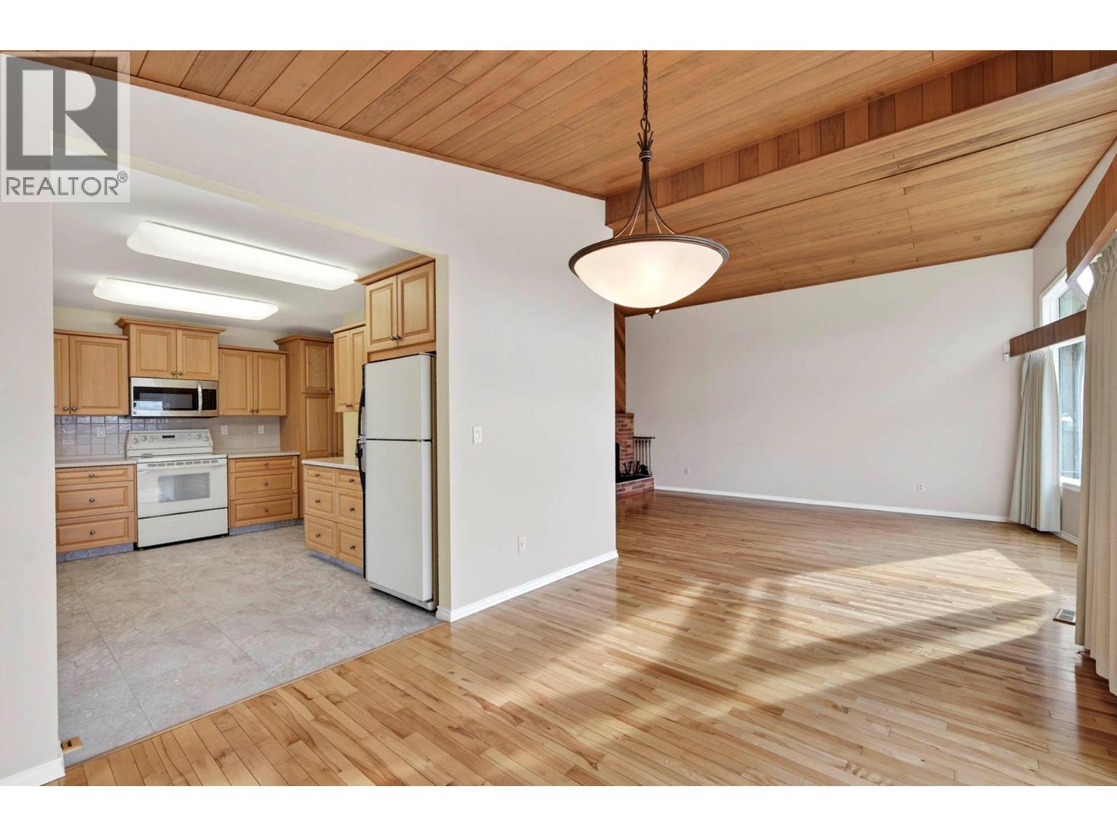 39 Whiteshield Crescent S, Kamloops, British Columbia  V2E 1P3 - Photo 11 - 10377383