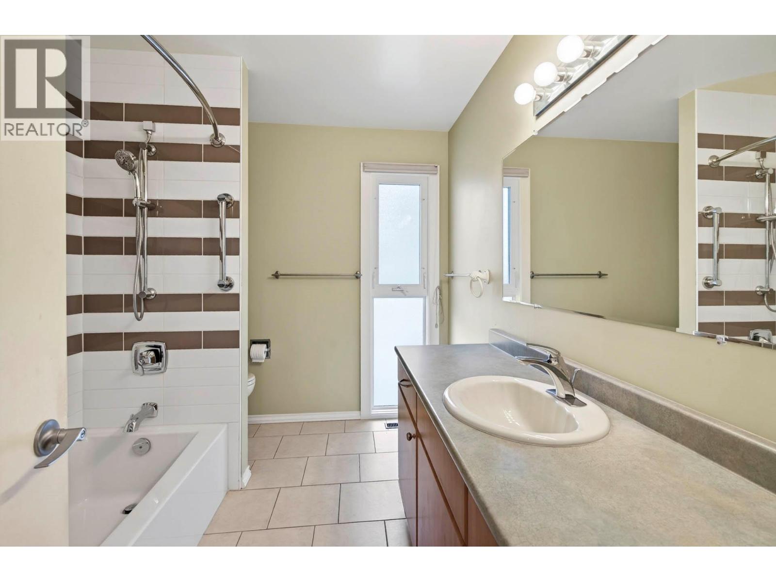 39 Whiteshield Crescent S, Kamloops, British Columbia  V2E 1P3 - Photo 25 - 10377383