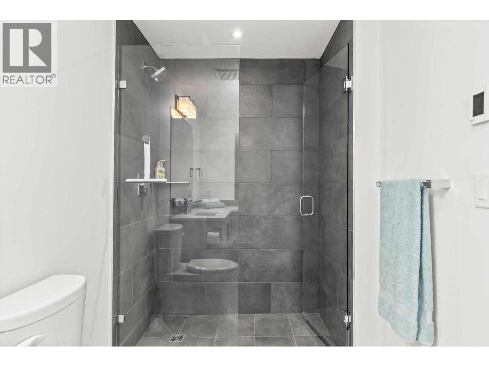 3434 Mckinley Beach Drive Unit# 302, Kelowna, British Columbia  V1V 2R1 - Photo 18 - 10383835