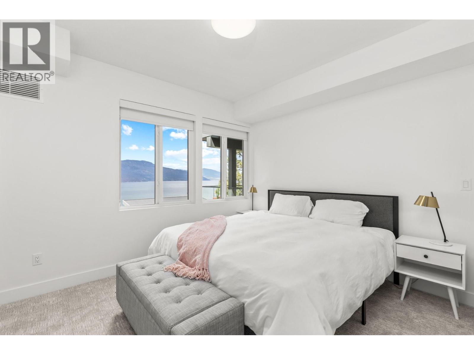 3434 Mckinley Beach Drive Unit# 302, Kelowna, British Columbia  V1V 2R1 - Photo 19 - 10383835
