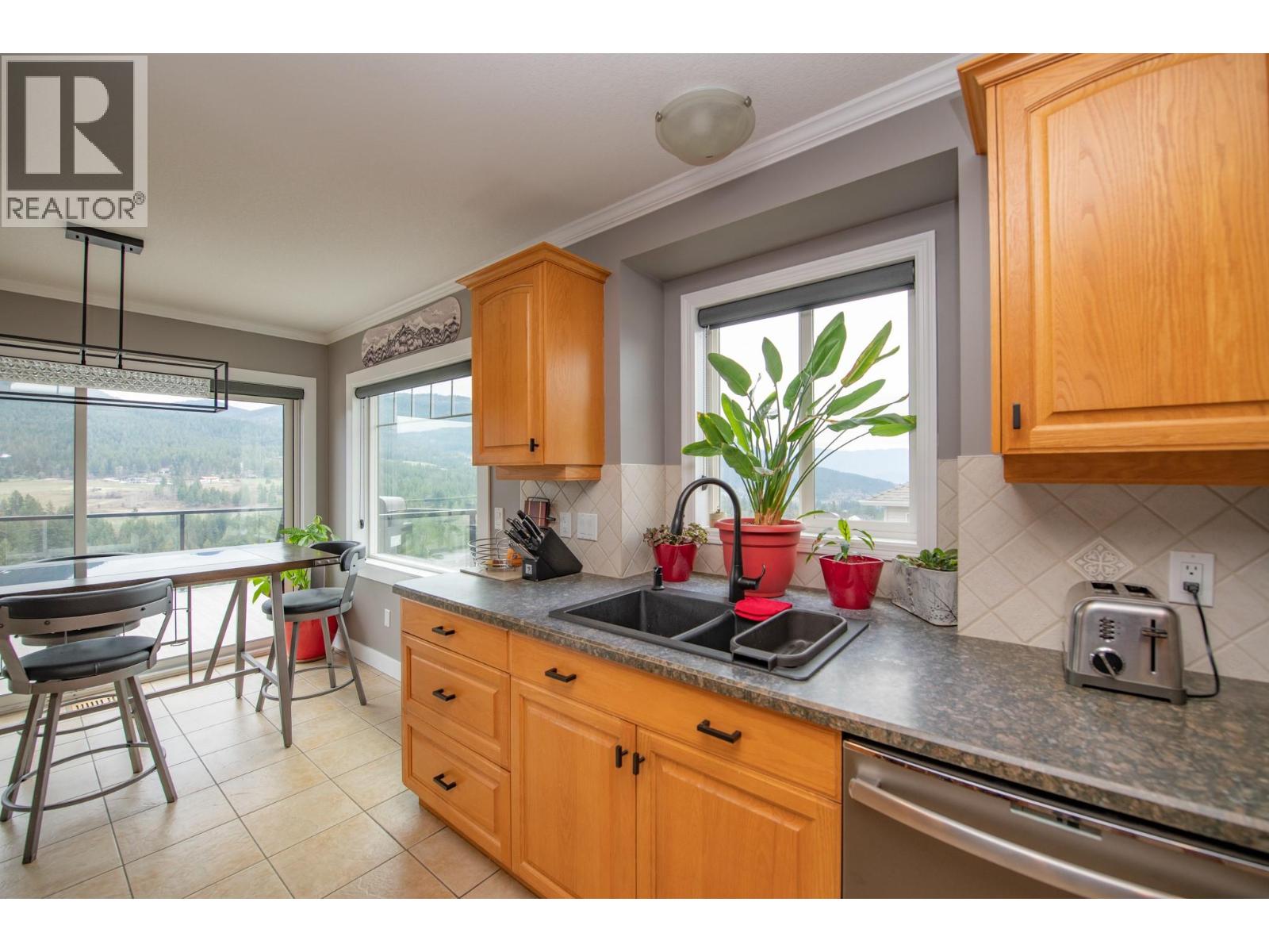 7104 Nakiska Drive, Vernon, British Columbia  V1B 3M5 - Photo 10 - 10382343