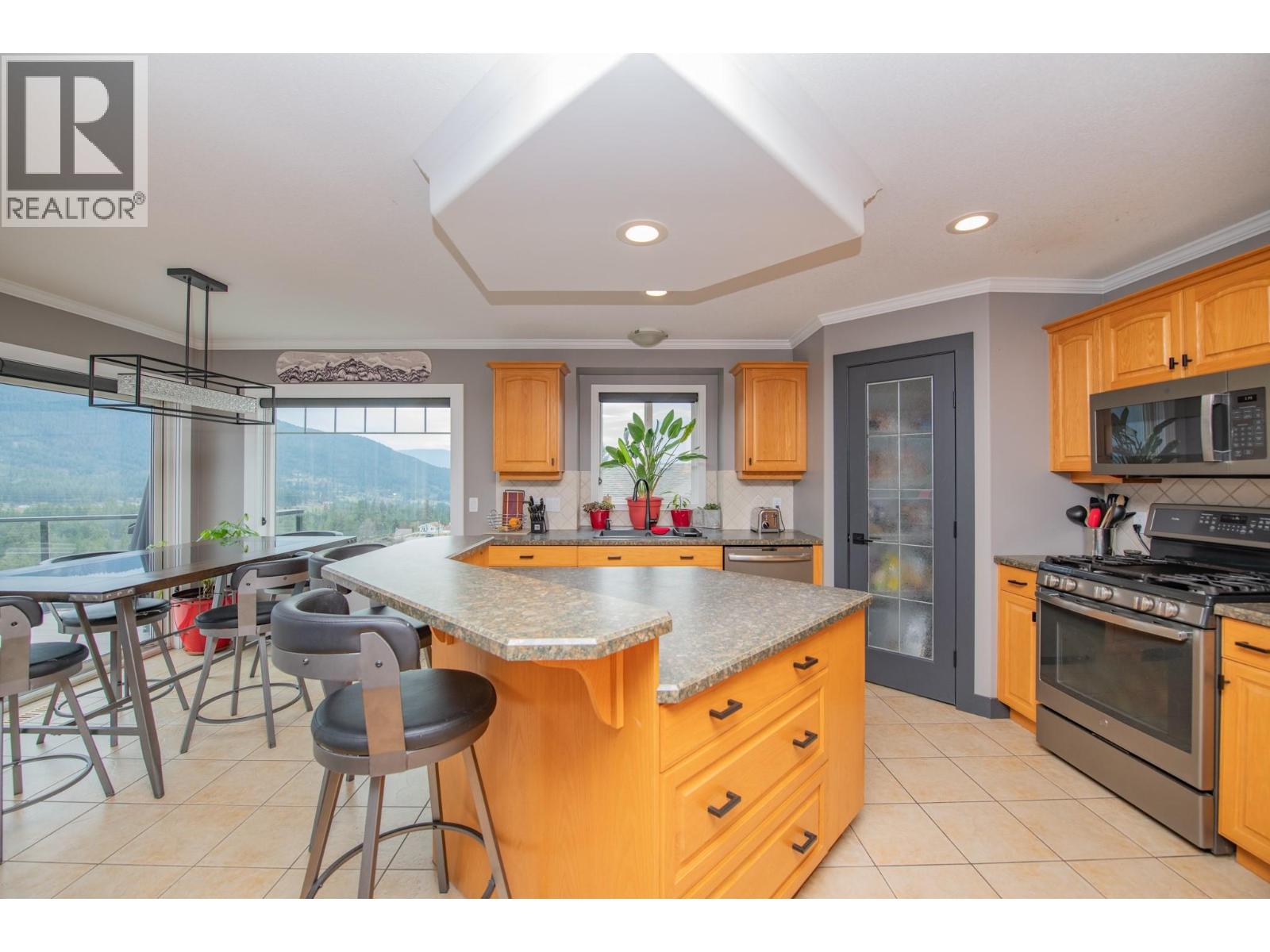 7104 Nakiska Drive, Vernon, British Columbia  V1B 3M5 - Photo 13 - 10382343