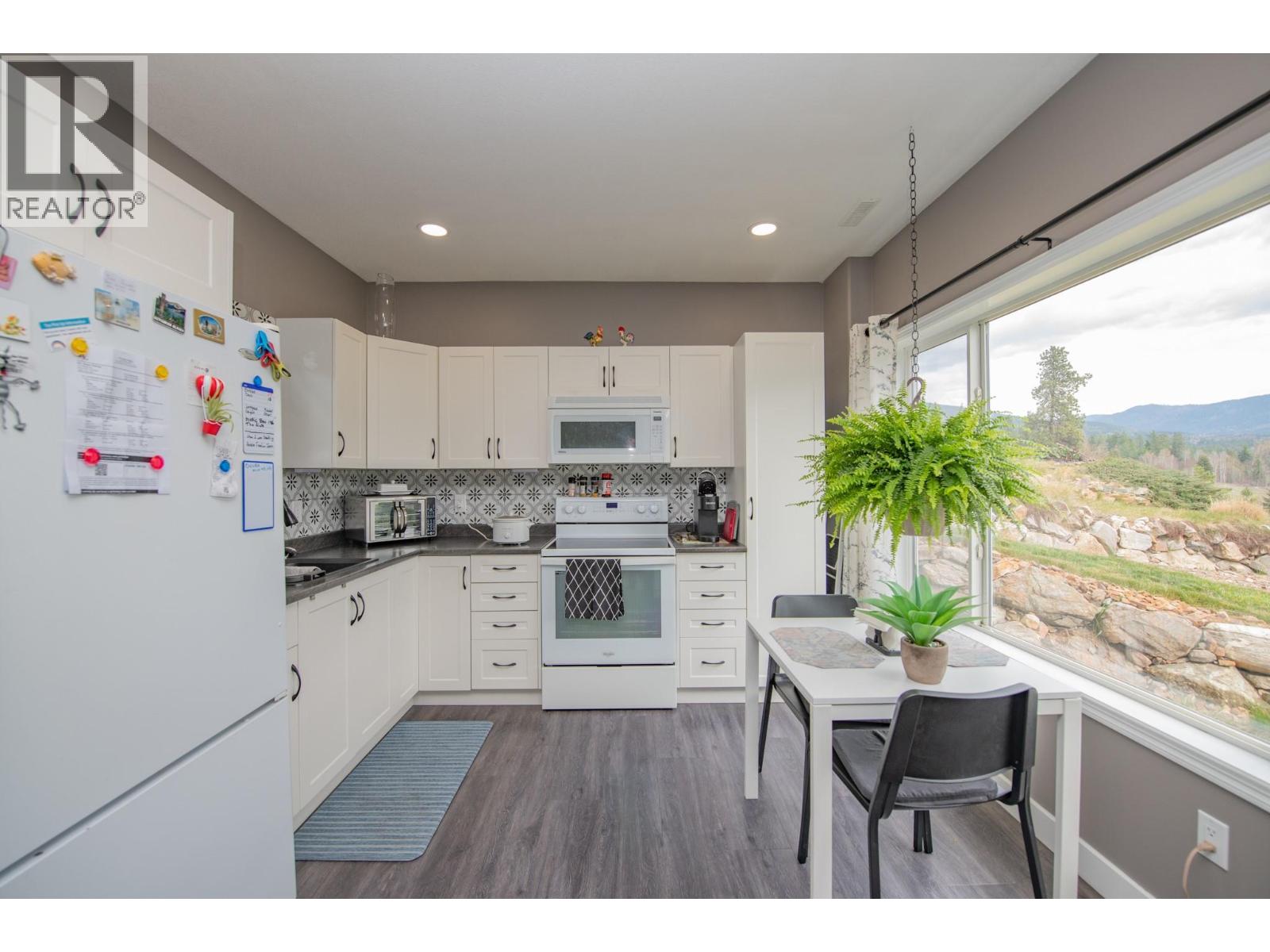 7104 Nakiska Drive, Vernon, British Columbia  V1B 3M5 - Photo 24 - 10382343