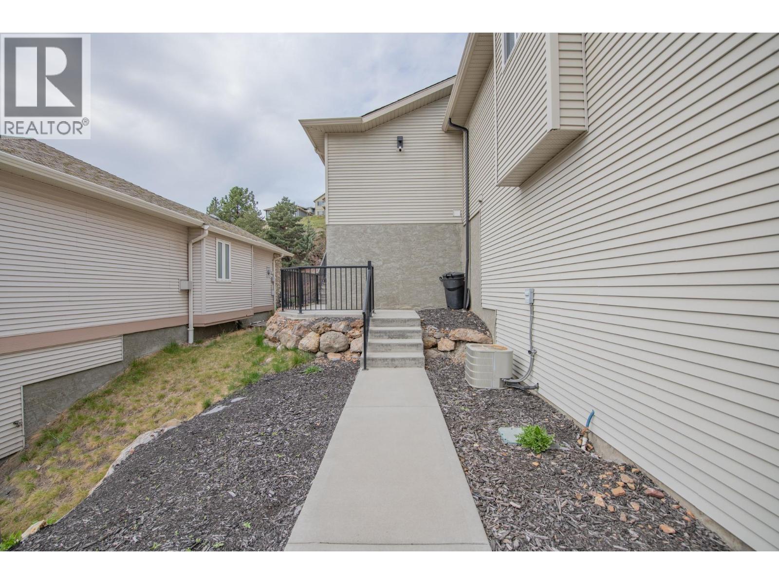 7104 Nakiska Drive, Vernon, British Columbia  V1B 3M5 - Photo 43 - 10382343