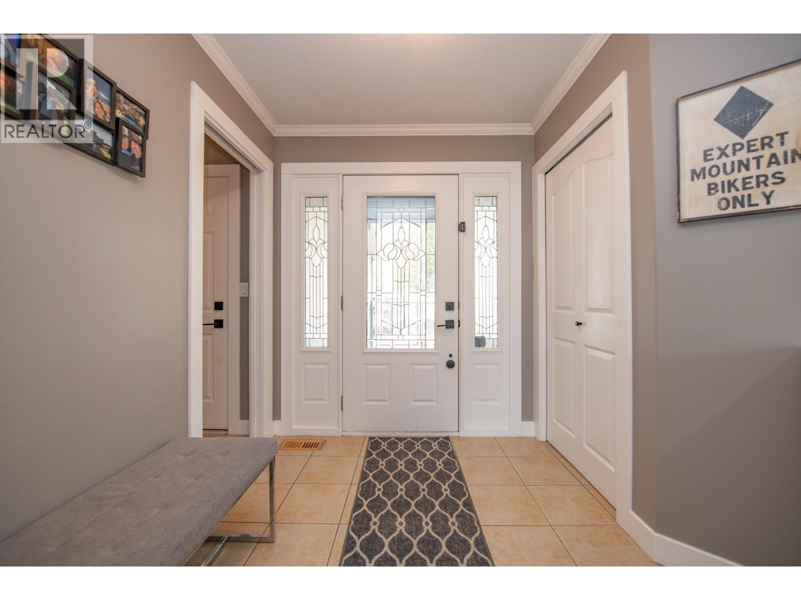 7104 Nakiska Drive, Vernon, British Columbia  V1B 3M5 - Photo 5 - 10382343