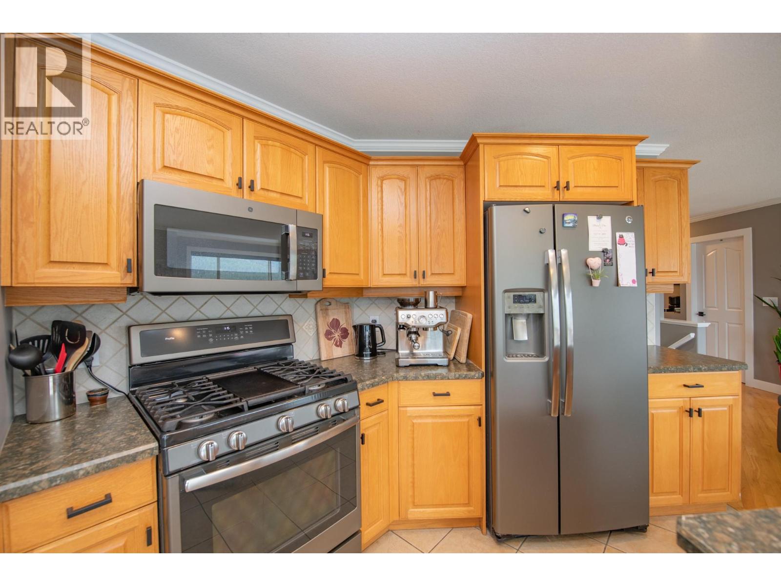 7104 Nakiska Drive, Vernon, British Columbia  V1B 3M5 - Photo 8 - 10382343