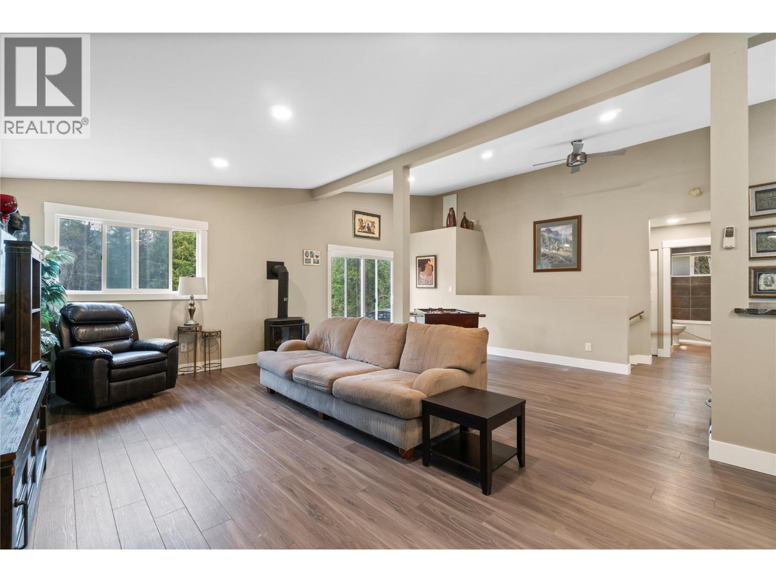 719 Abbington Lane, Tappen, British Columbia  V0E 2X3 - Photo 9 - 10383222