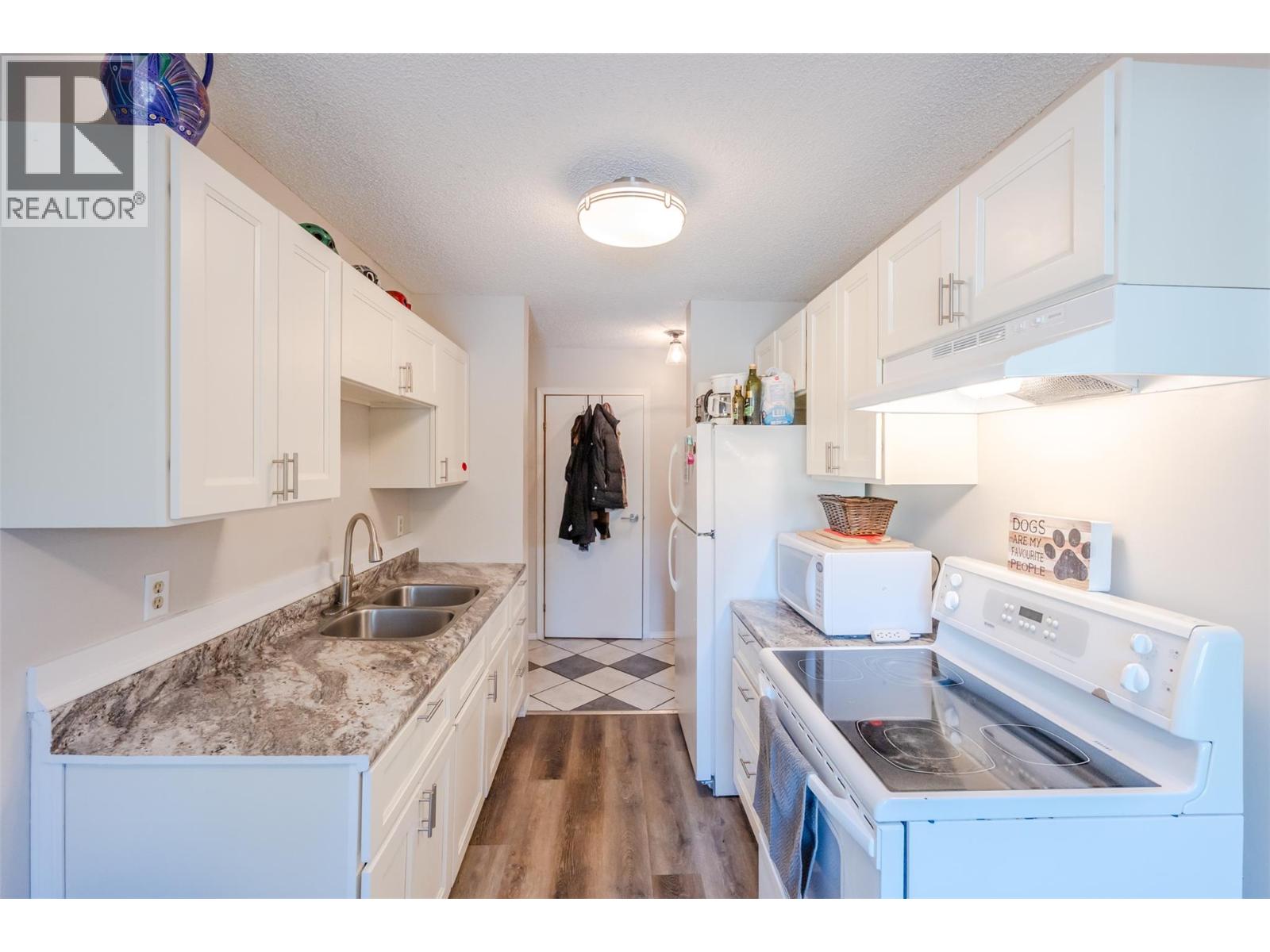 110 Skaha Place Unit# 303, Penticton, British Columbia  V2A 7L1 - Photo 11 - 10383539