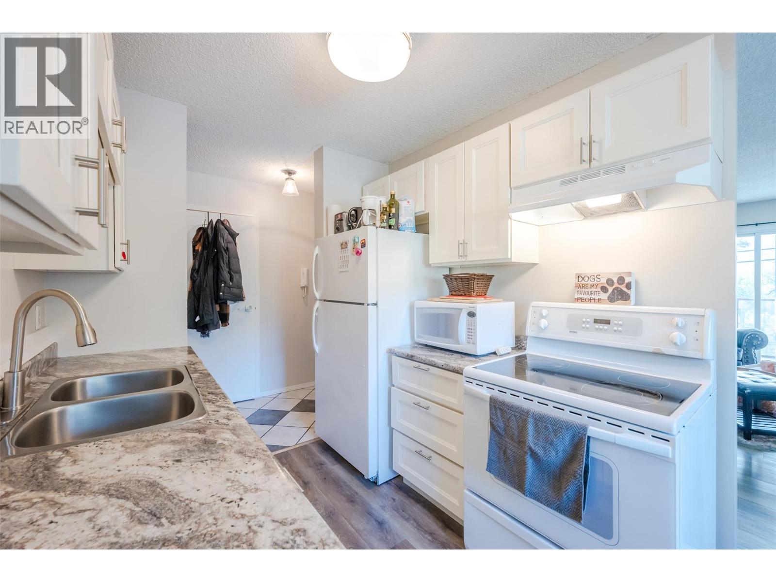 110 Skaha Place Unit# 303, Penticton, British Columbia  V2A 7L1 - Photo 12 - 10383539