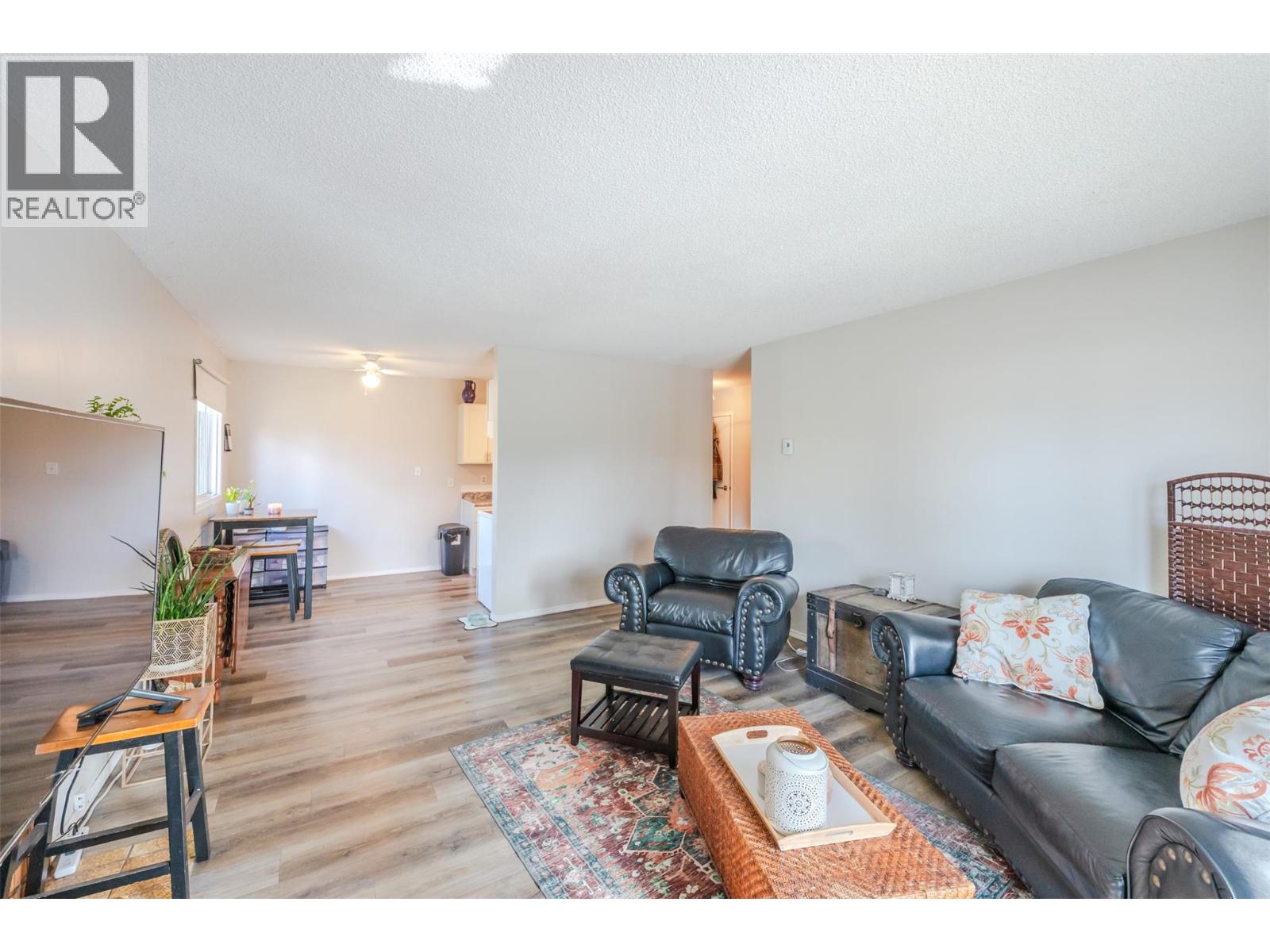 110 Skaha Place Unit# 303, Penticton, British Columbia  V2A 7L1 - Photo 3 - 10383539