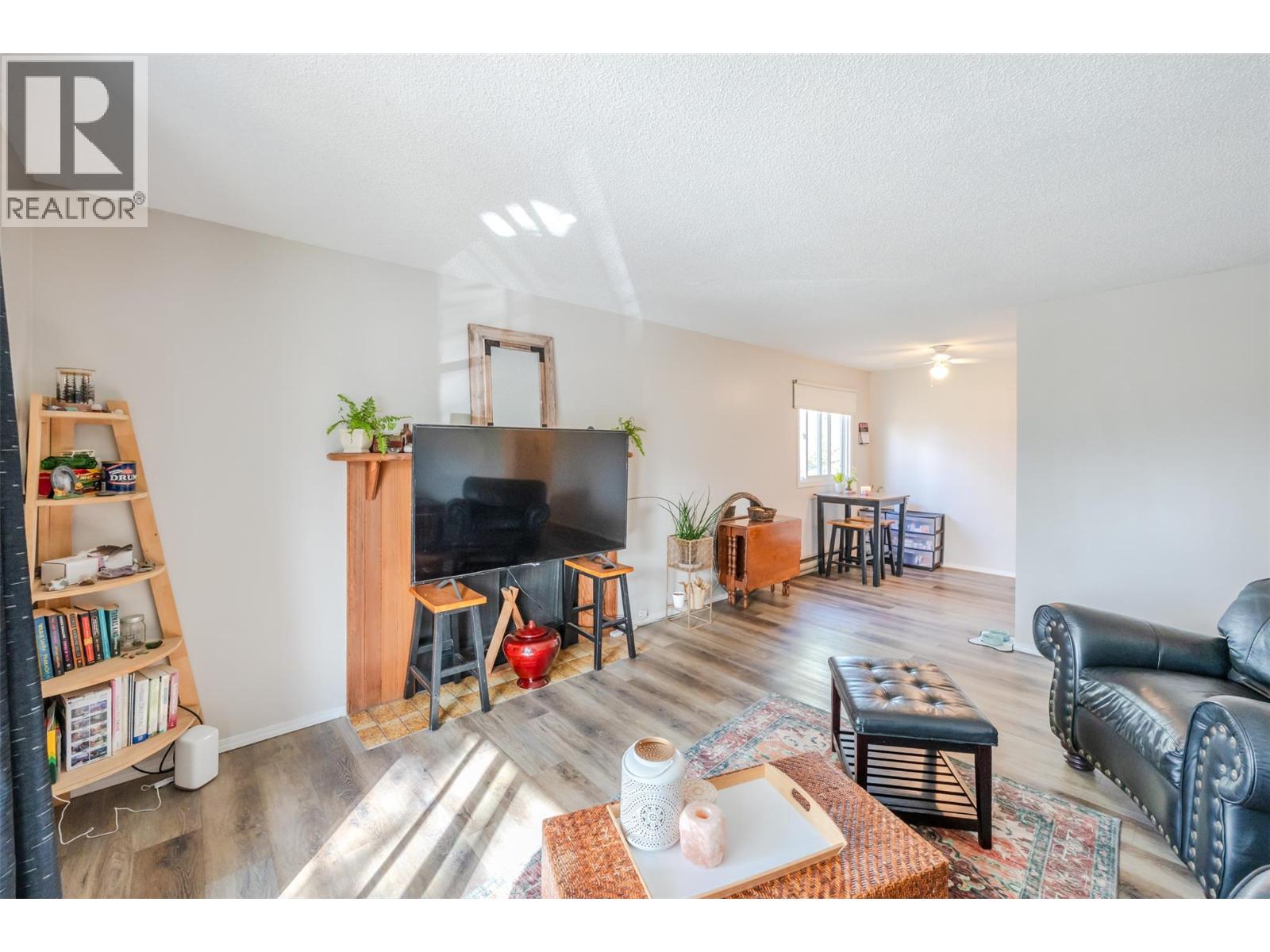 110 Skaha Place Unit# 303, Penticton, British Columbia  V2A 7L1 - Photo 4 - 10383539