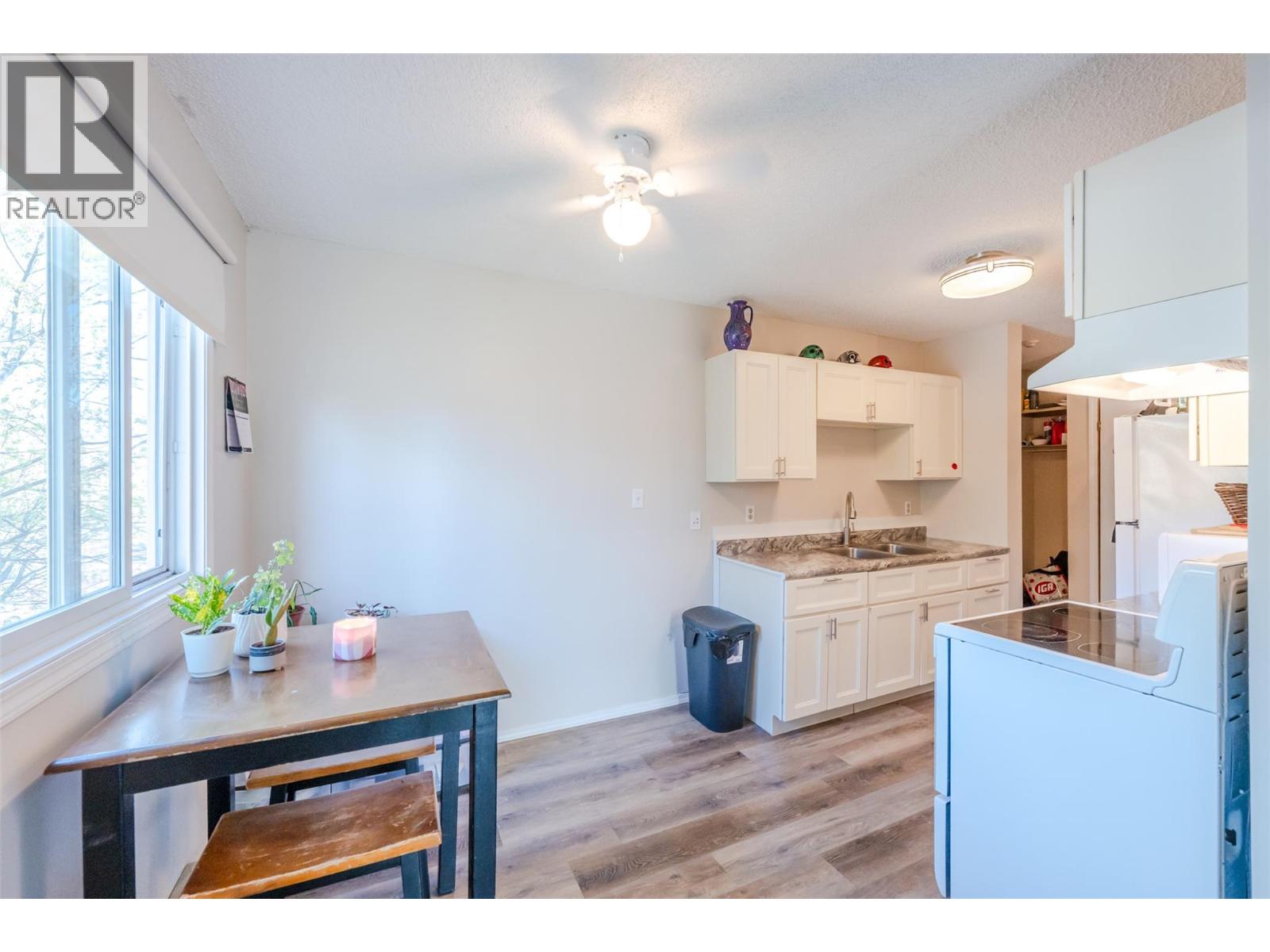 110 Skaha Place Unit# 303, Penticton, British Columbia  V2A 7L1 - Photo 9 - 10383539