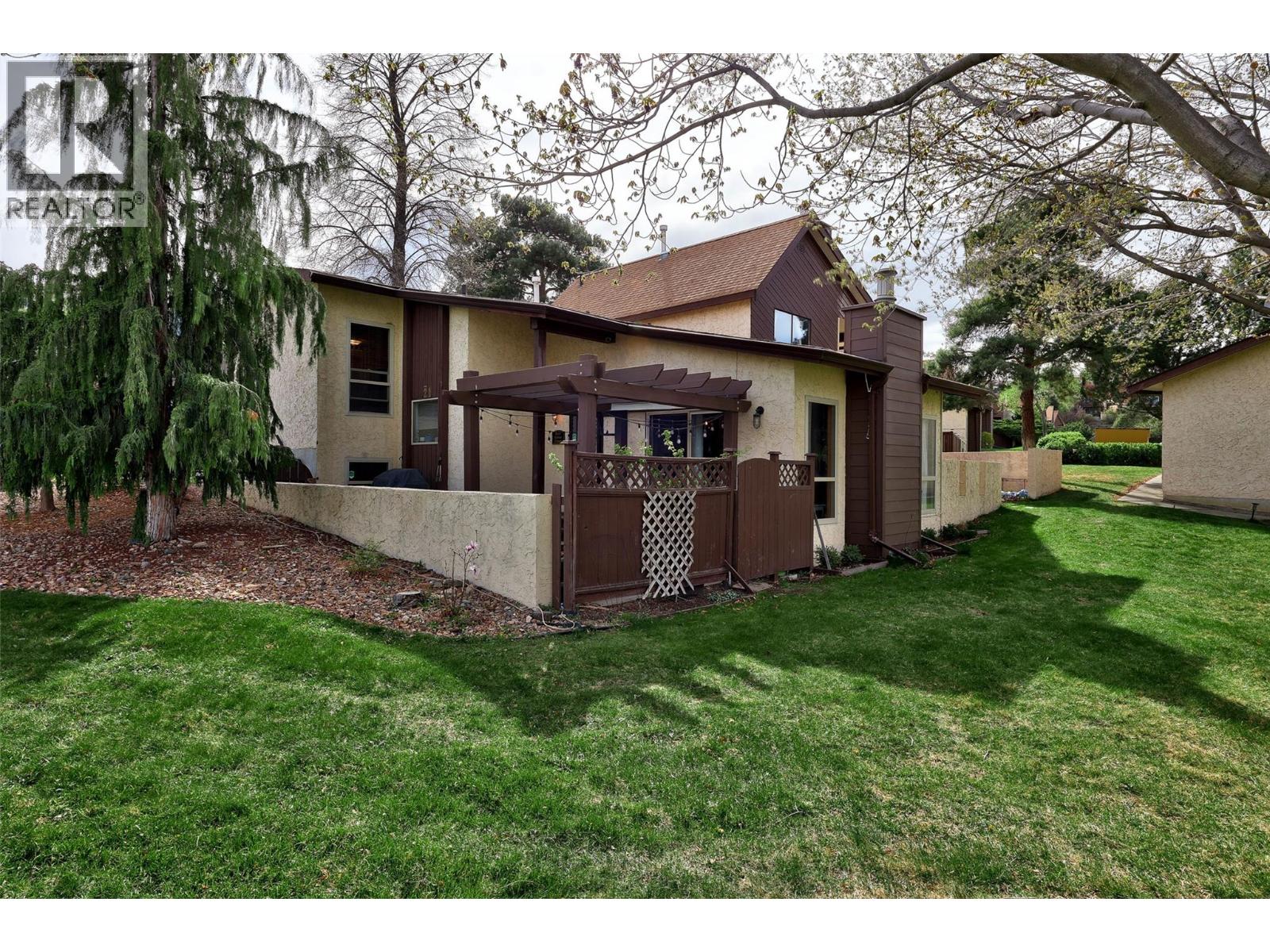 250 Pemberton Terrace Unit# 21, Kamloops, British Columbia  V2C 6A9 - Photo 1 - 10383741