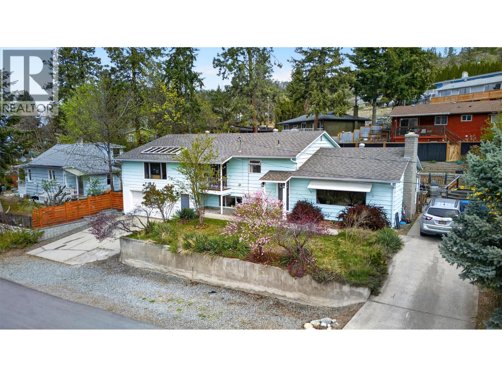 716 Mosley Place, Okanagan Falls, British Columbia  V0H 1R0 - Photo 1 - 10383483