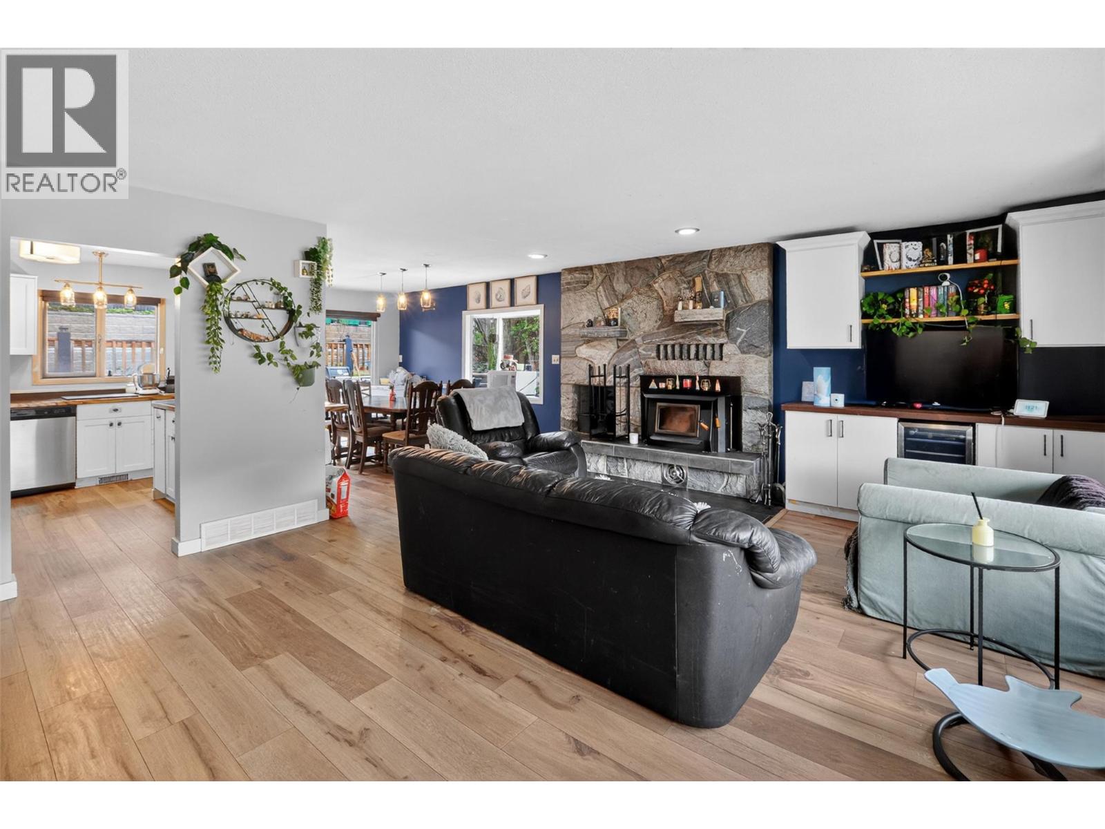 716 Mosley Place, Okanagan Falls, British Columbia  V0H 1R0 - Photo 4 - 10383483