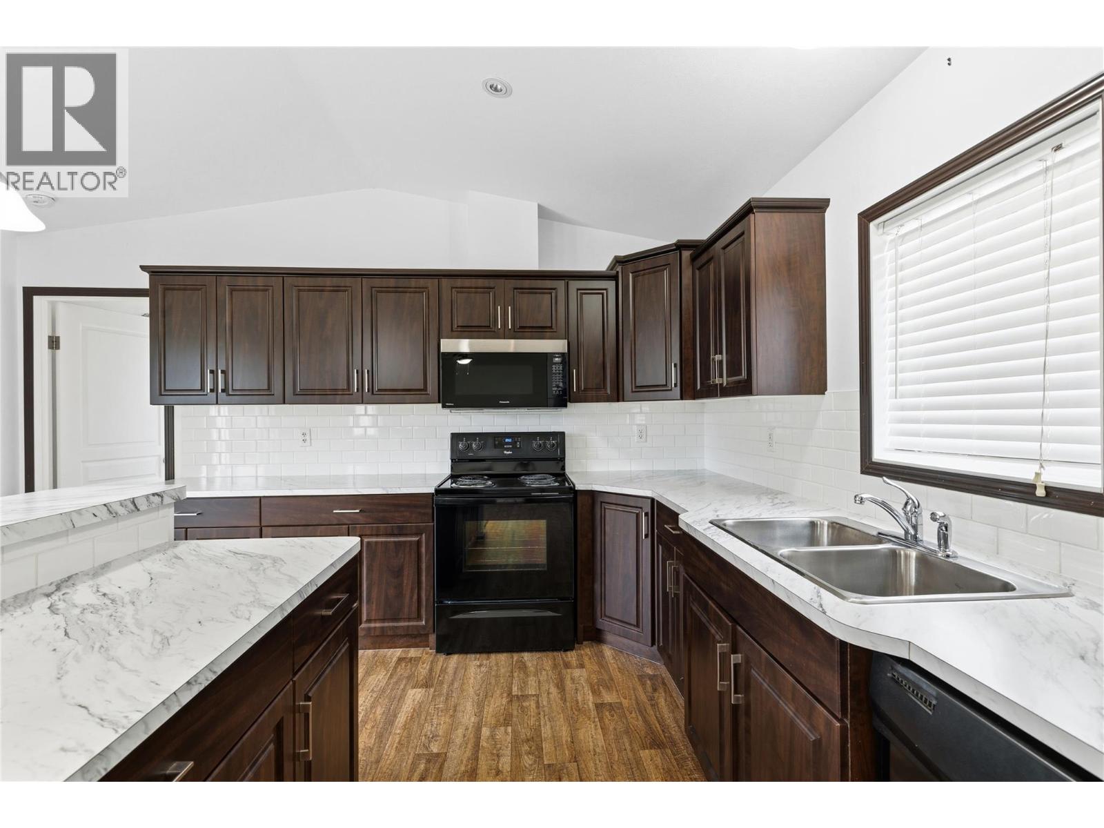 15401 Kalamalka Road Unit# 202, Coldstream, British Columbia  V1B 1Z3 - Photo 11 - 10383146