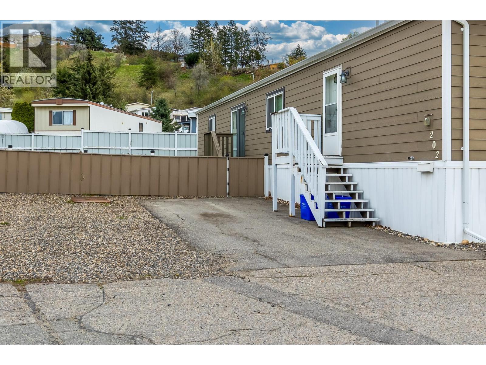 15401 Kalamalka Road Unit# 202, Coldstream, British Columbia  V1B 1Z3 - Photo 3 - 10383146