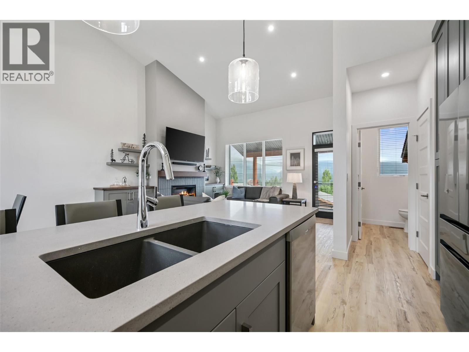 5150 Fairway Drive Unit# 22b, Fairmont Hot Springs, British Columbia  V0B 2L0 - Photo 12 - 10383812