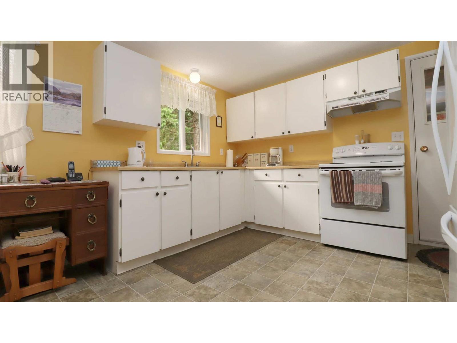 4090 Butters Road, Scotch Creek, British Columbia  V0E 1M5 - Photo 17 - 10383885