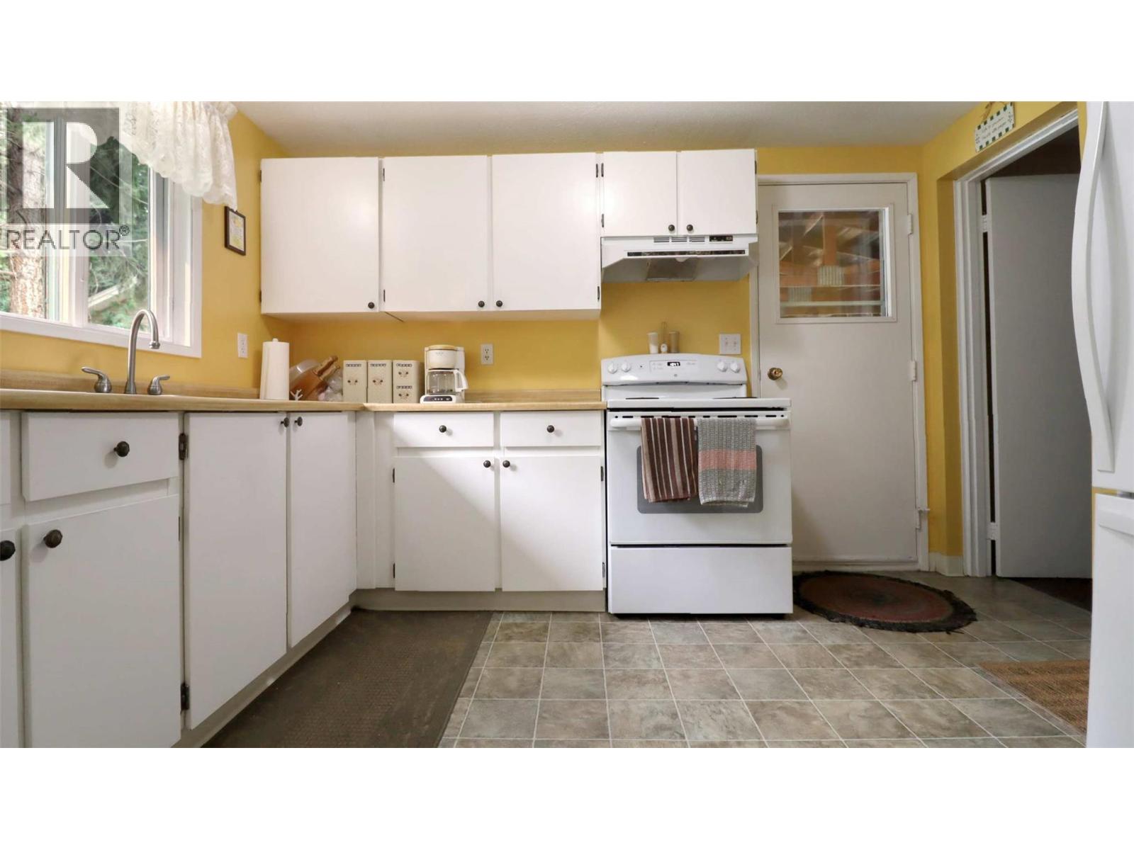 4090 Butters Road, Scotch Creek, British Columbia  V0E 1M5 - Photo 18 - 10383885