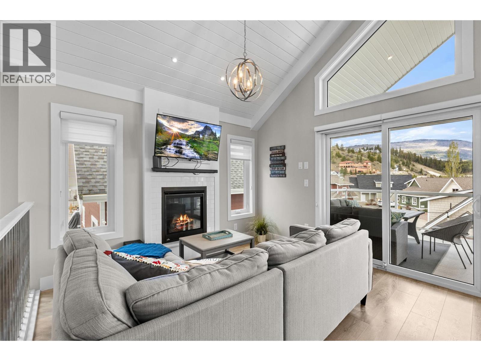 6727 Marbella Loop Unit# 371, Kelowna, British Columbia  V1Z 3R8 - Photo 1 - 10383751