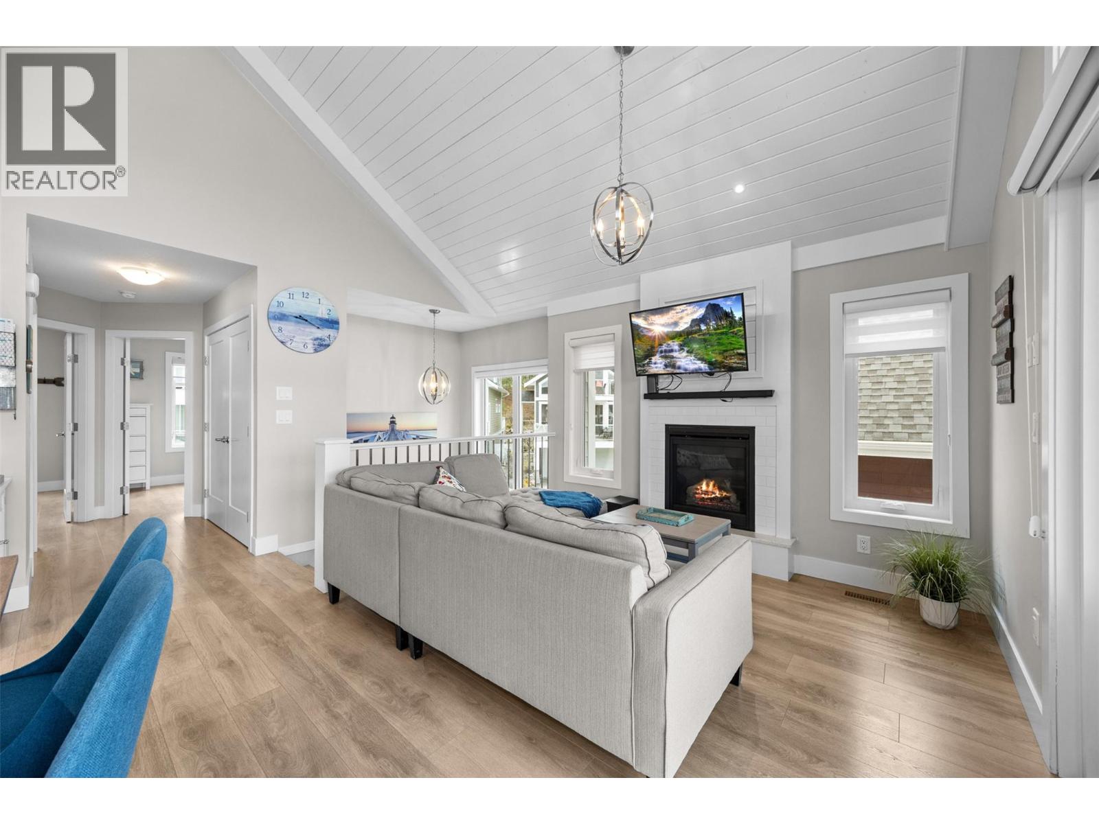 6727 Marbella Loop Unit# 371, Kelowna, British Columbia  V1Z 3R8 - Photo 4 - 10383751