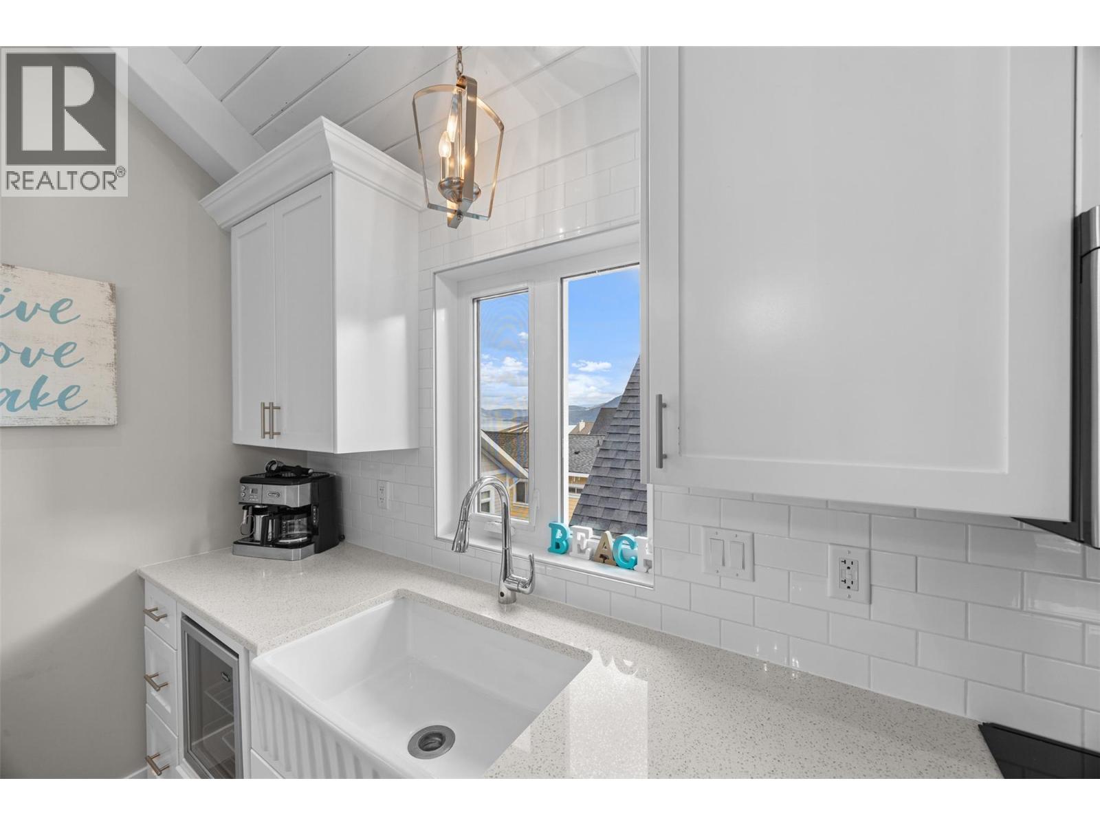 6727 Marbella Loop Unit# 371, Kelowna, British Columbia  V1Z 3R8 - Photo 8 - 10383751