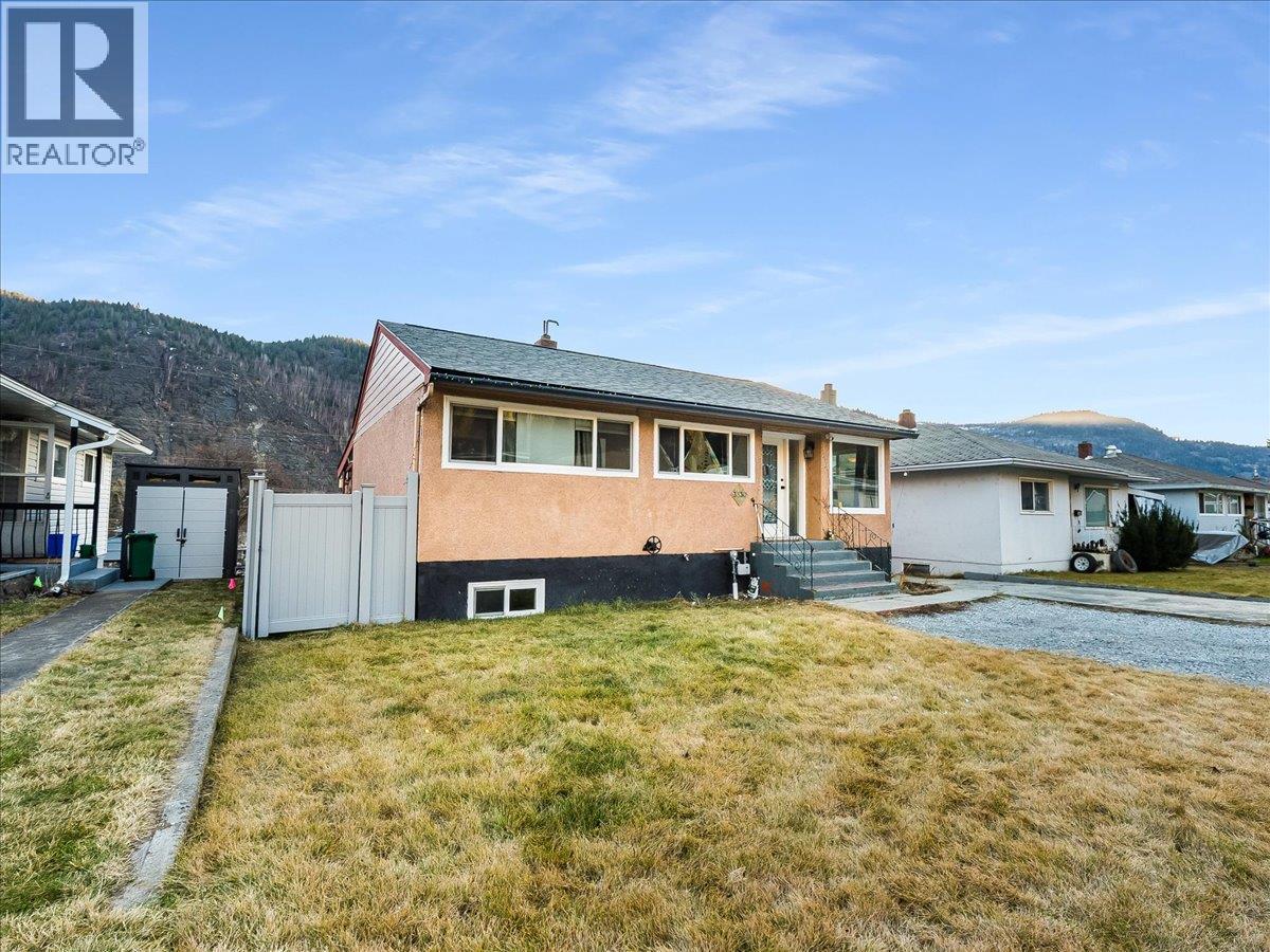 3330 Dahlia Crescent, Trail, British Columbia  V1R 2X9 - Photo 1 - 10383739