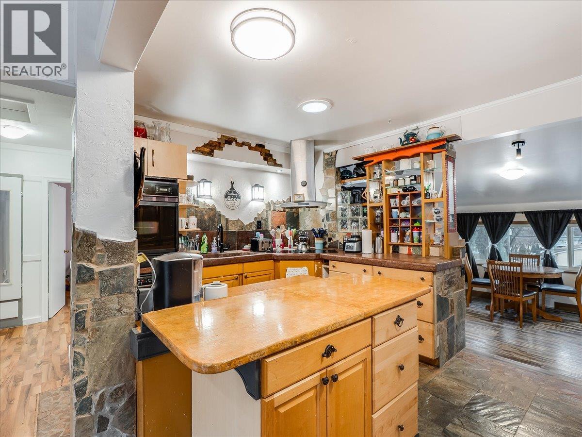 3330 Dahlia Crescent, Trail, British Columbia  V1R 2X9 - Photo 19 - 10383739