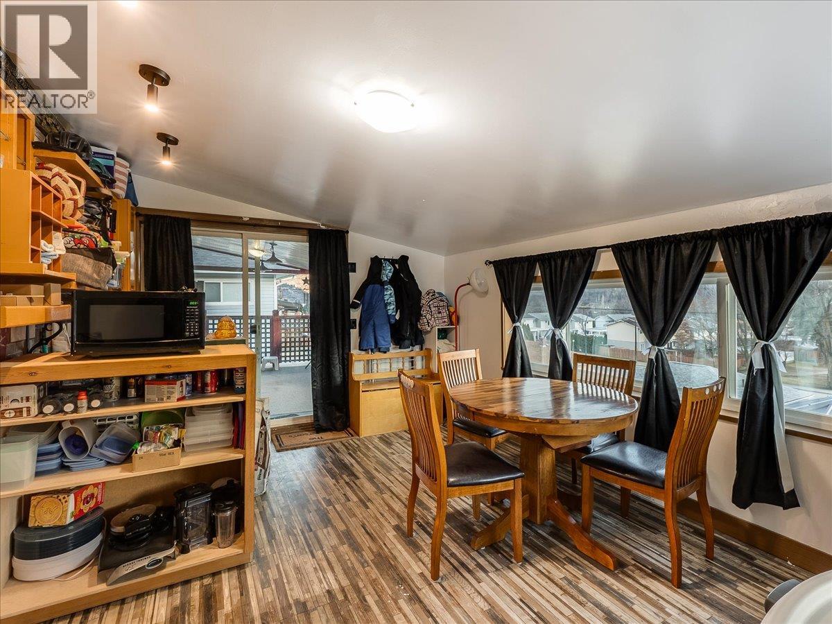 3330 Dahlia Crescent, Trail, British Columbia  V1R 2X9 - Photo 21 - 10383739