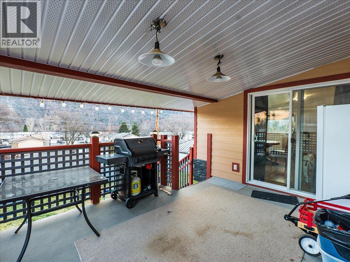 3330 Dahlia Crescent, Trail, British Columbia  V1R 2X9 - Photo 22 - 10383739
