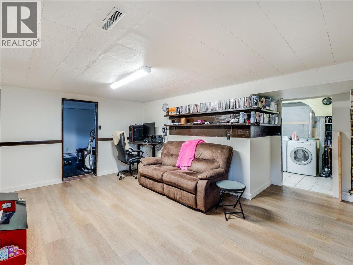 3330 Dahlia Crescent, Trail, British Columbia  V1R 2X9 - Photo 34 - 10383739