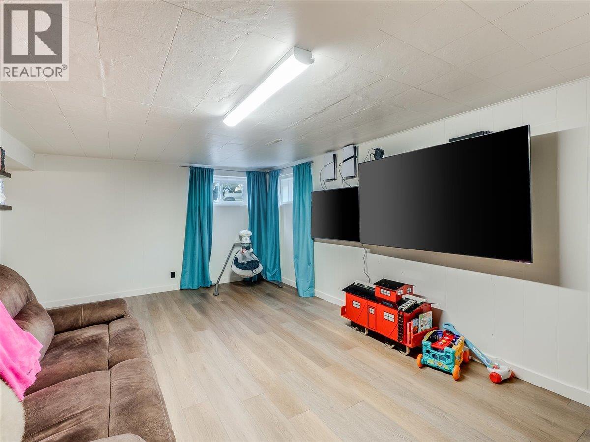 3330 Dahlia Crescent, Trail, British Columbia  V1R 2X9 - Photo 36 - 10383739