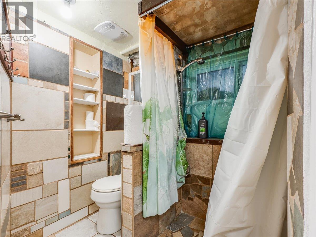 3330 Dahlia Crescent, Trail, British Columbia  V1R 2X9 - Photo 37 - 10383739