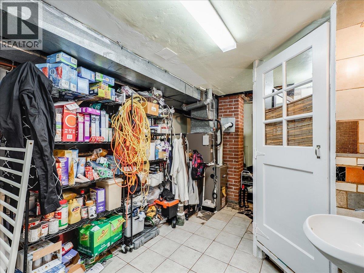 3330 Dahlia Crescent, Trail, British Columbia  V1R 2X9 - Photo 42 - 10383739