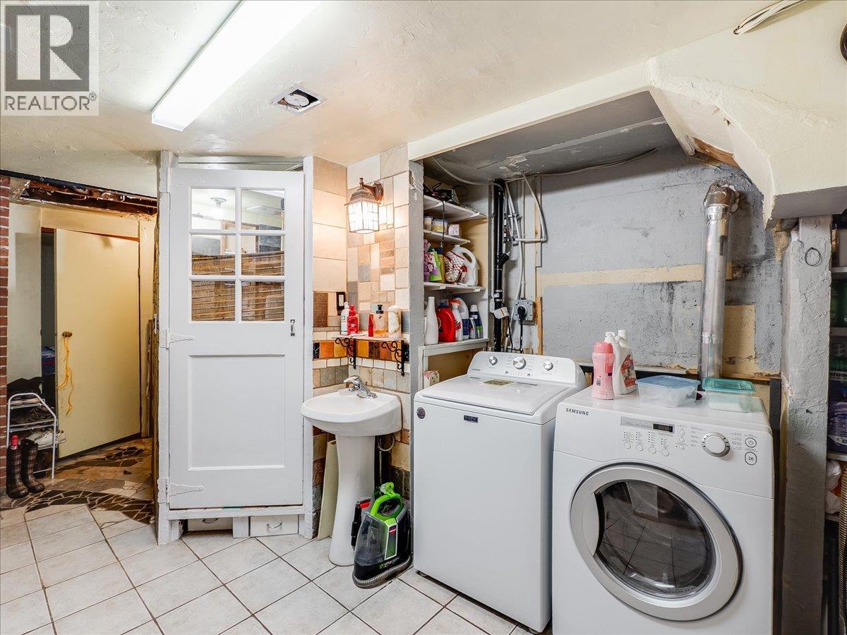 3330 Dahlia Crescent, Trail, British Columbia  V1R 2X9 - Photo 43 - 10383739