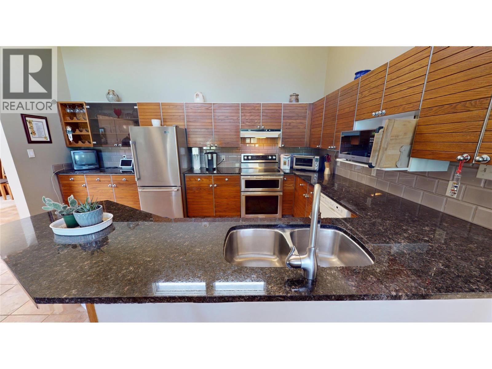 105 Castle Mountain Road, Fernie, British Columbia  V0B 1M4 - Photo 15 - 10383475