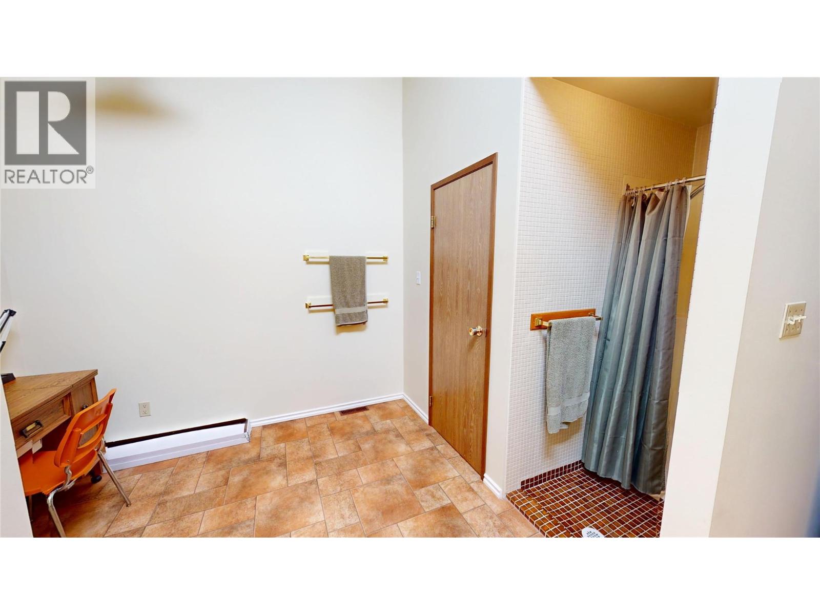 105 Castle Mountain Road, Fernie, British Columbia  V0B 1M4 - Photo 22 - 10383475