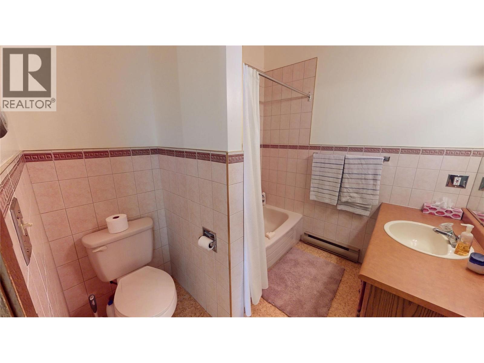 105 Castle Mountain Road, Fernie, British Columbia  V0B 1M4 - Photo 28 - 10383475