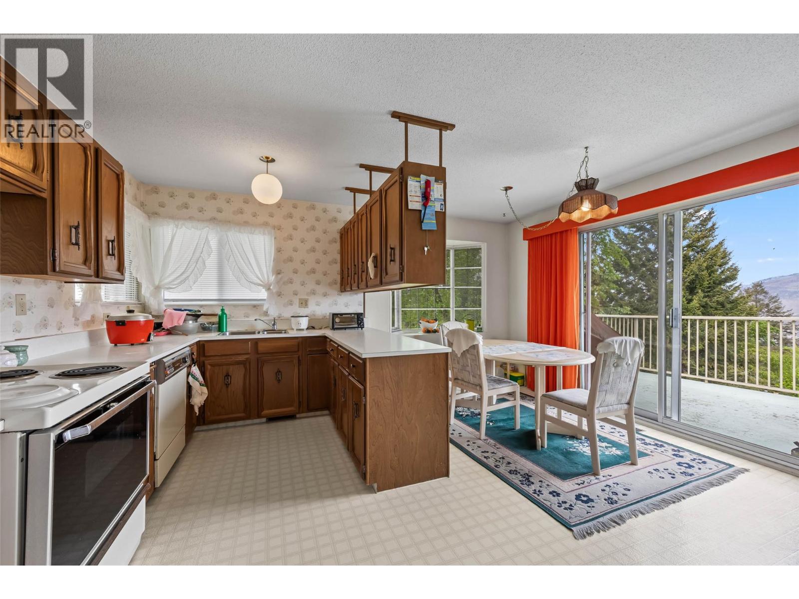 178 Waddington Drive, Kamloops, British Columbia  V2E 1M4 - Photo 6 - 10383882