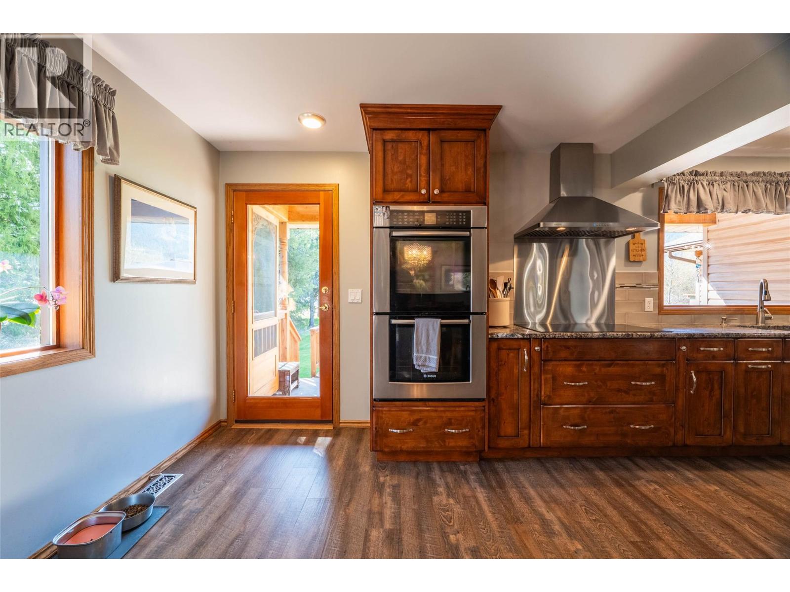 6158 Redfish Road, Nelson, British Columbia  V1L 6M9 - Photo 12 - 10383770