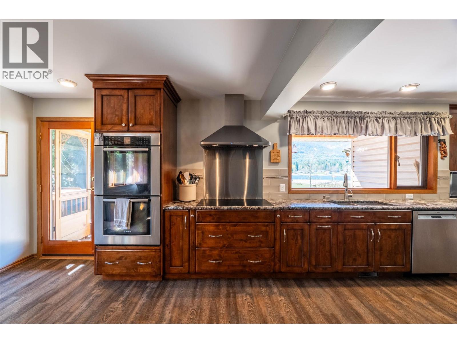 6158 Redfish Road, Nelson, British Columbia  V1L 6M9 - Photo 15 - 10383770