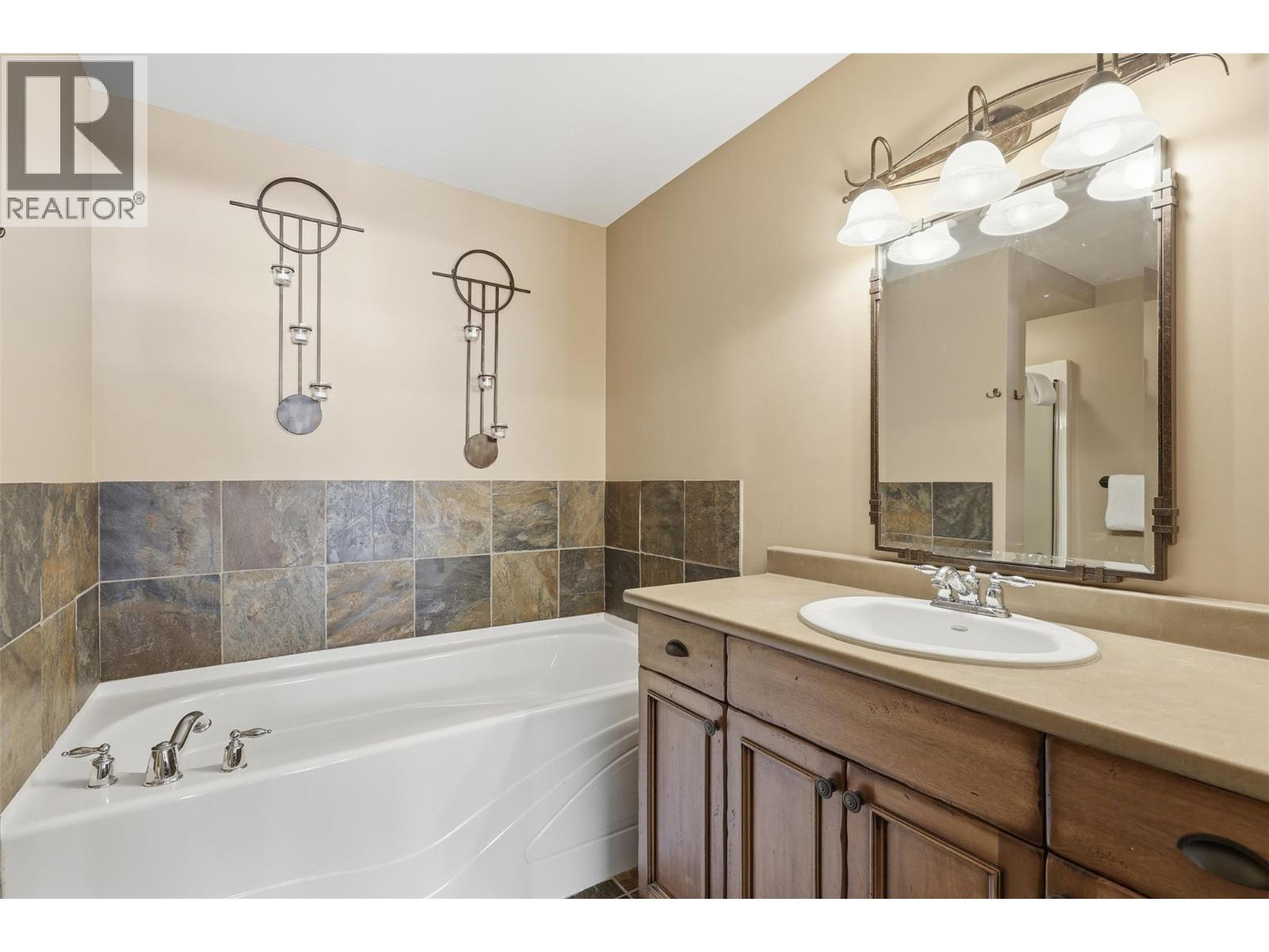 5005 Valley Drive Unit# 13, Sun Peaks, British Columbia  V0E 5N0 - Photo 18 - 10383822