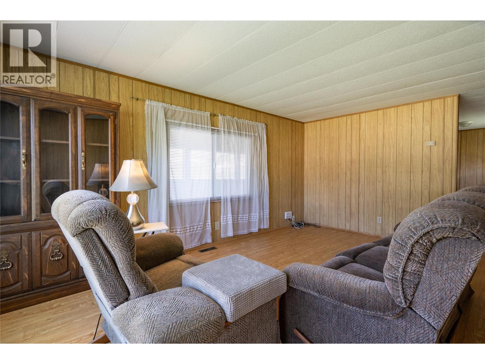 802 Center Street, Revelstoke, British Columbia  V0E 2S0 - Photo 13 - 10383767