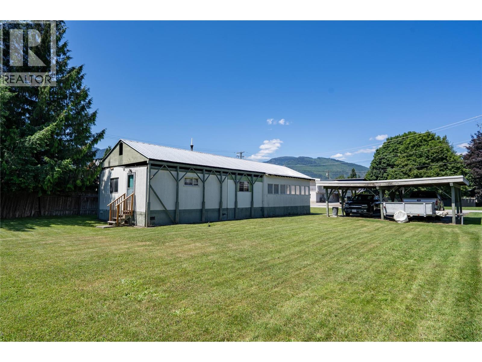 802 Center Street, Revelstoke, British Columbia  V0E 2S0 - Photo 22 - 10383767