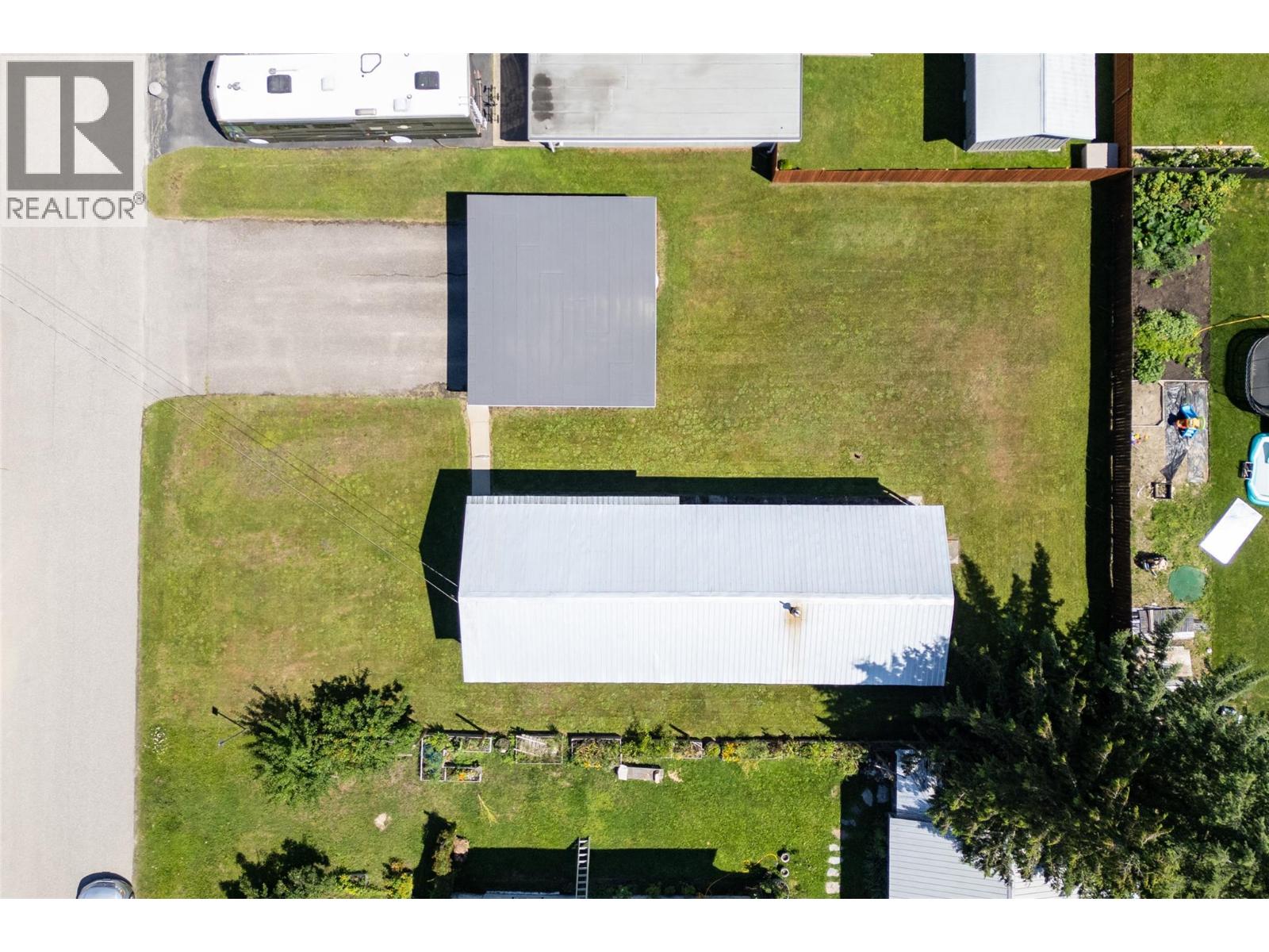 802 Center Street, Revelstoke, British Columbia  V0E 2S0 - Photo 4 - 10383767