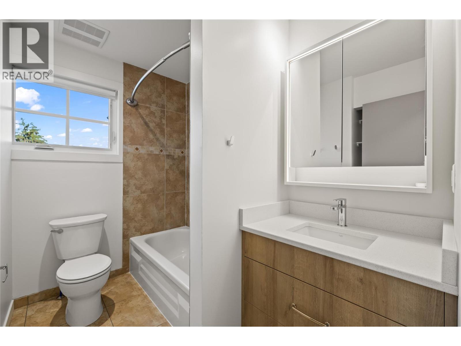 2957 Conlin Court Unit# 3, Kelowna, British Columbia  V1Y 7S7 - Photo 24 - 10383474