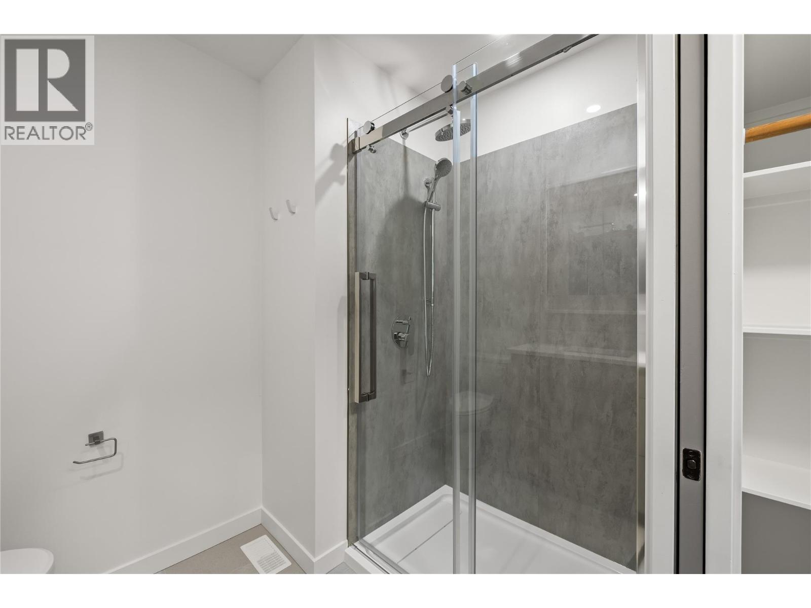 2957 Conlin Court Unit# 3, Kelowna, British Columbia  V1Y 7S7 - Photo 31 - 10383474